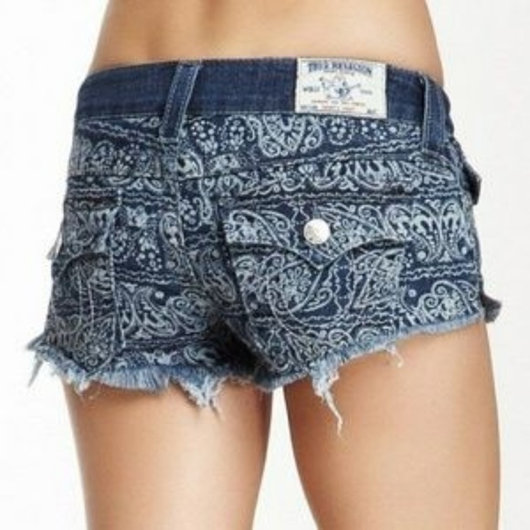 True Religion - Allover Print Cutoff Short- Size 2 - Picture 5 of 5